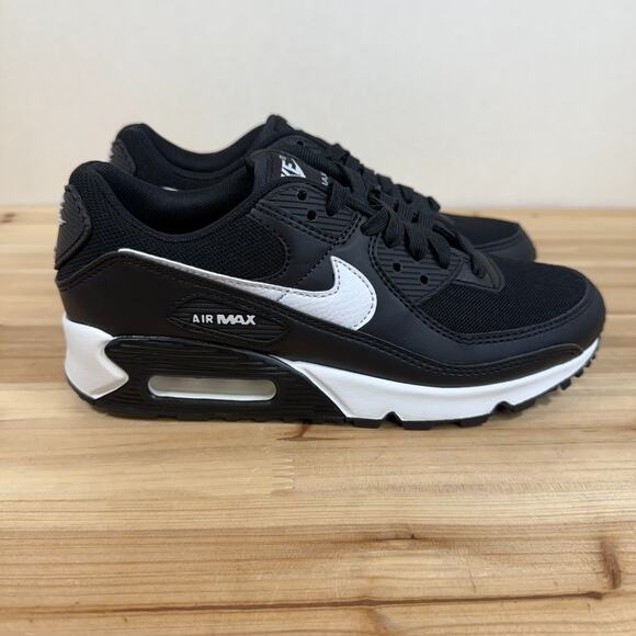 Nike Air Max 90 athletic gym running sneakers Women's 7 Black White - Picture 1 of 8